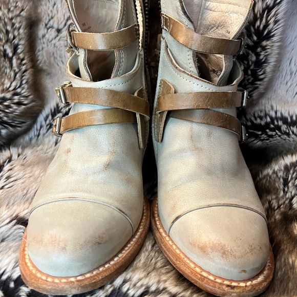 Freebird Women's Crue Ice Ankle Boots - Picture 6 of 6